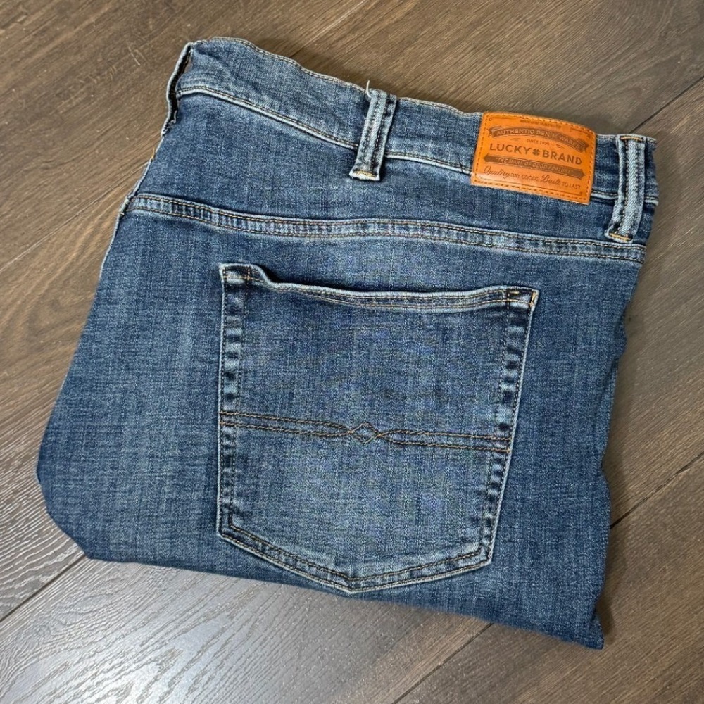 Lucky Brand 410 Athletic Fit Jeans Mens 48 x‎ 30 Medium Wash Blue Denim Classic